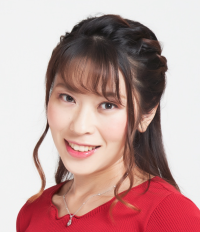 金井麻衣子上半身写真Sw200.png